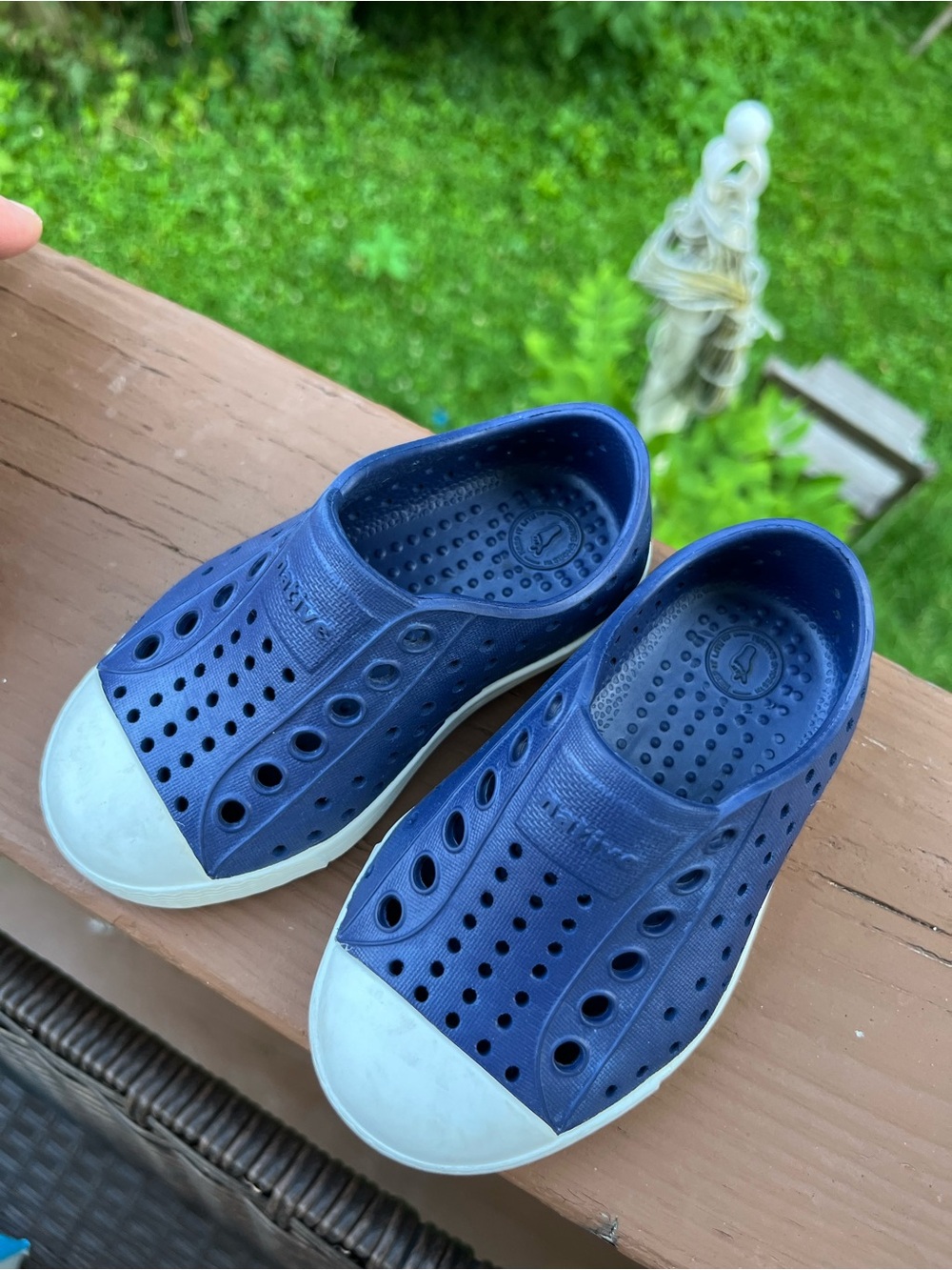 Native Kids Jefferson Shoes in Navy and White